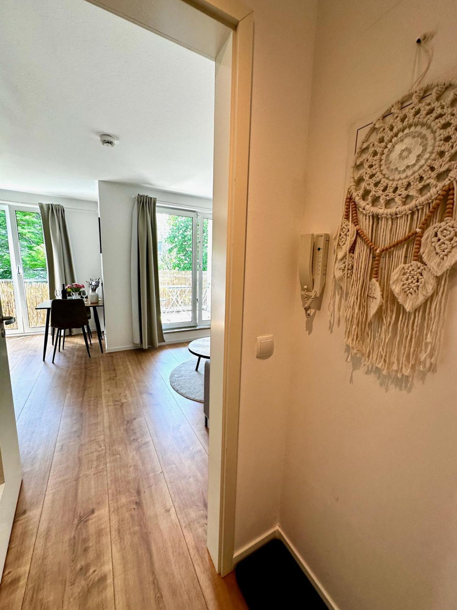 Gemuetliches 1R Apartment Mit Balkon, Parking, Tv Streaming Magdeburg Exterior photo